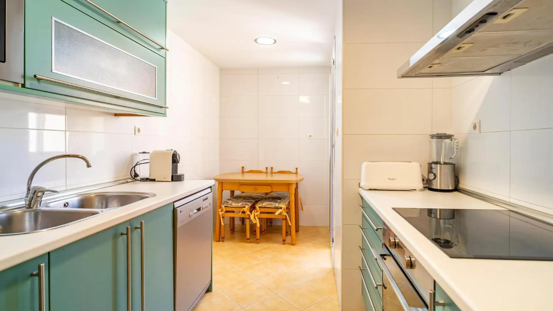 2 Bedroom Stunning Apartment In Roquetas De Mar