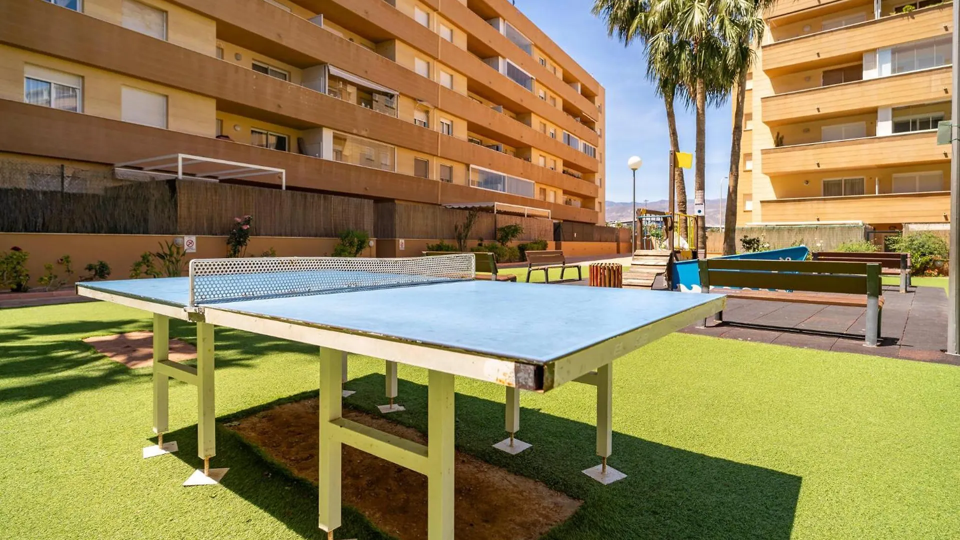 2 Bedroom Stunning Apartment In Roquetas De Mar 0*,