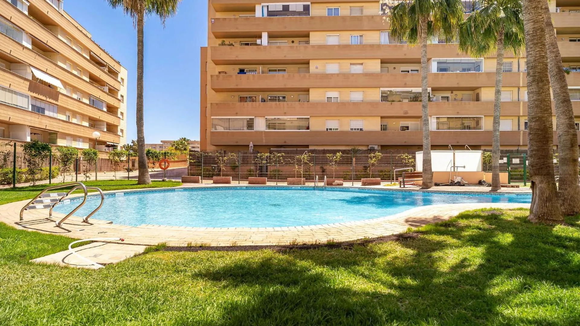 2 Bedroom Stunning Apartment In Roquetas De Mar